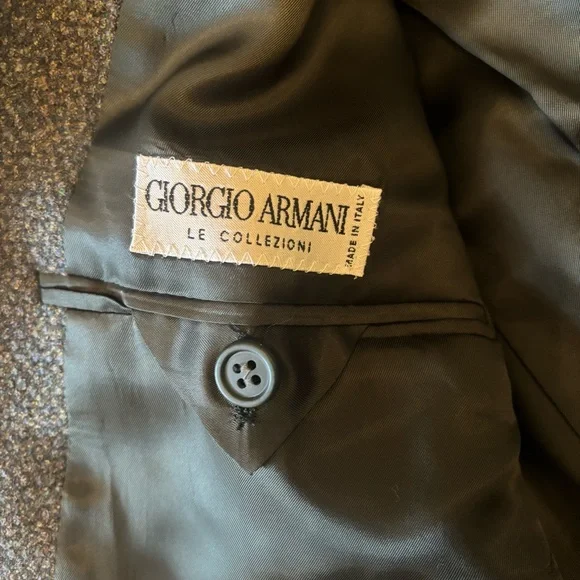 Men’s Giorgio Armani Le Collezioni Vintage 90s Wool blazer 42R. Single breasted